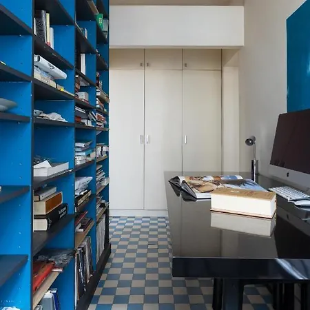 Veeve - Picture Postcard